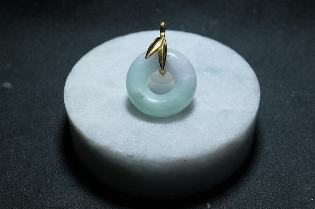 Pendentif Ping An Kou - Halo clair