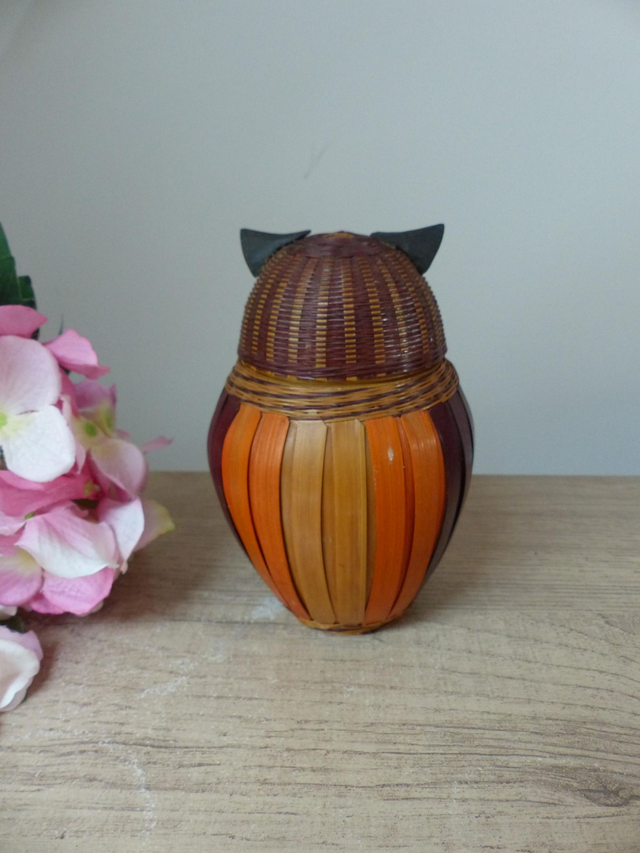 Boîte Hibou en Osier Tressé Fait Main – Pot de Rangement Vintage Années 70 avec Couvercle – Décoration Chambre ou Salle de Bain Originale
