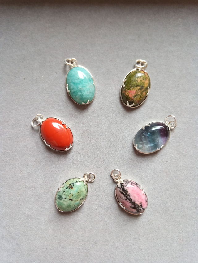 Pendentif Ovale Argent Cristaux véritables