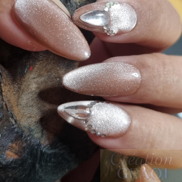 Cristal strass cat eyes little Amande M créer a la commande délai de 7 jours