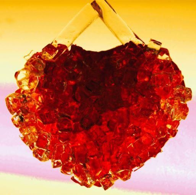 o7 Kristall-Herz in rubinrot 3 x 6,5 x 8 cm / 277g