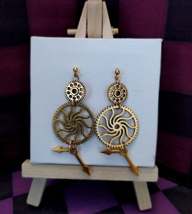 Clous d'oreilles steampunk doré