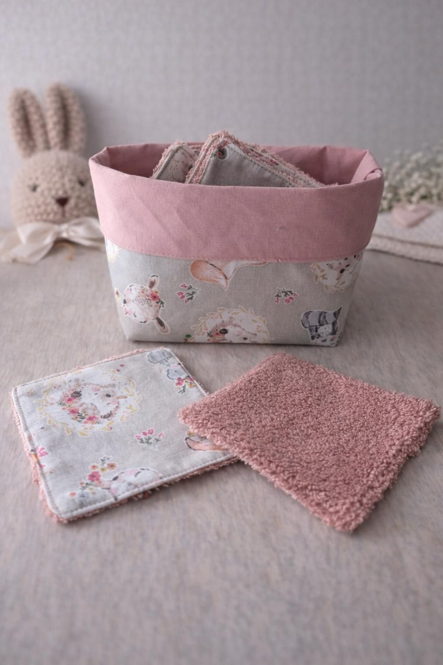 Panière bébé et 8 lingettes 