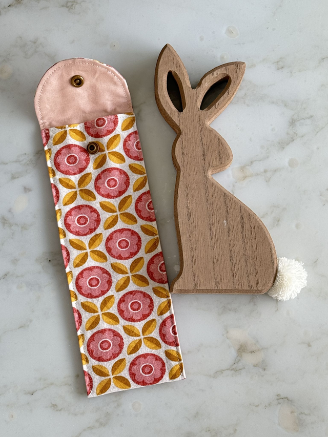 Étui à brosse à dents / ou à couverts