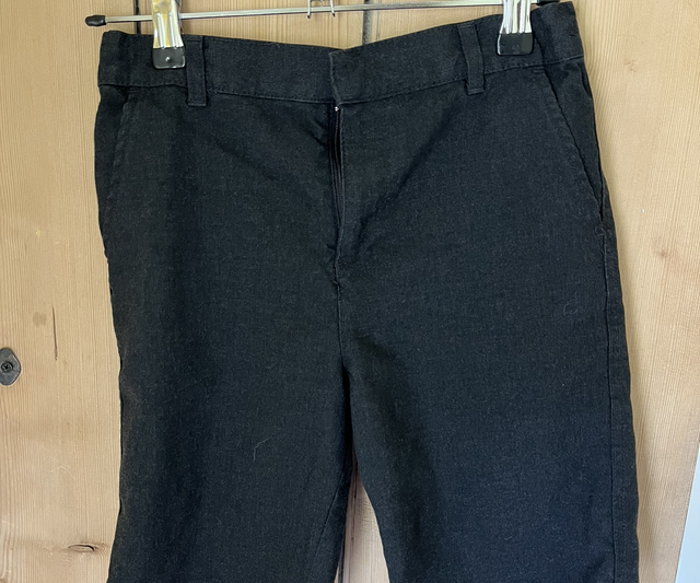 Grey school shorts 9-10 years