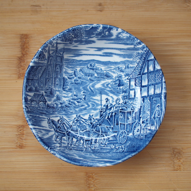 Enoch Wedgwood | Schaaltje (diameter 12,5 cm | hoogte 3 cm) &#039;Dickens Coaching Days&#039; in blauwe kleur | Vintage