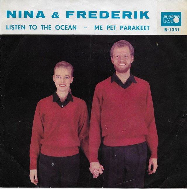 Nina &amp; Frederik - Listen To The Ocean