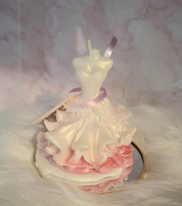 Bougie moulée robe parfumée cheescake