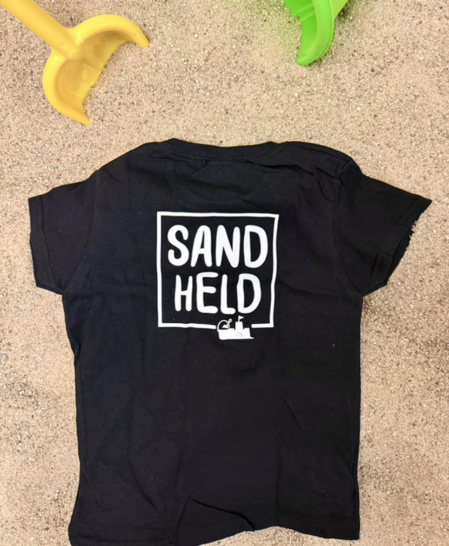 „Sandheld“-Shirt – Für kleine Buddelhelden (Handmade-Aufdruck vom Kitupiland)