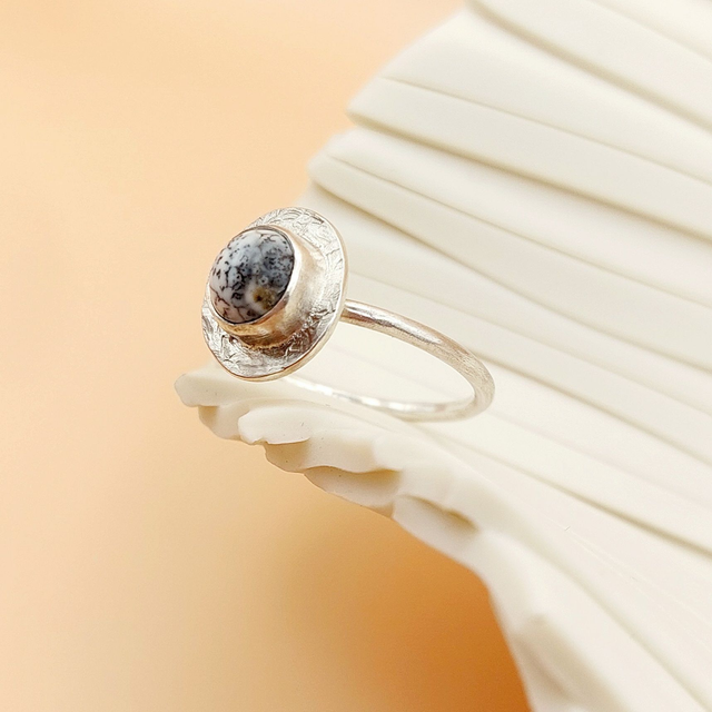 Sterling silver disc ring with dendrite gemstone 