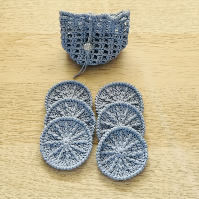 6 Cotons nettoyant/démaquillant et son filet de lavage