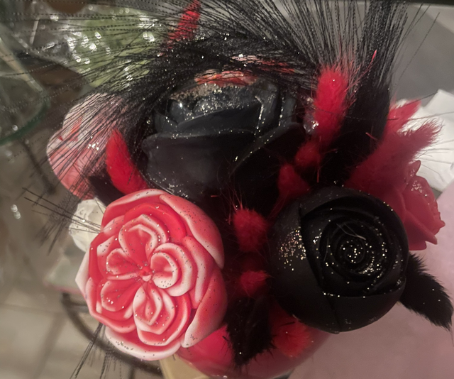 Bouquet rouge et noir 