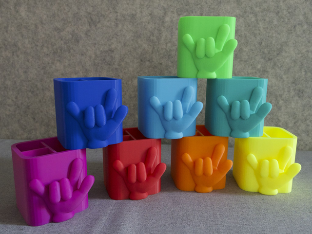 Stifthalter "ILY", verschiedene Farben