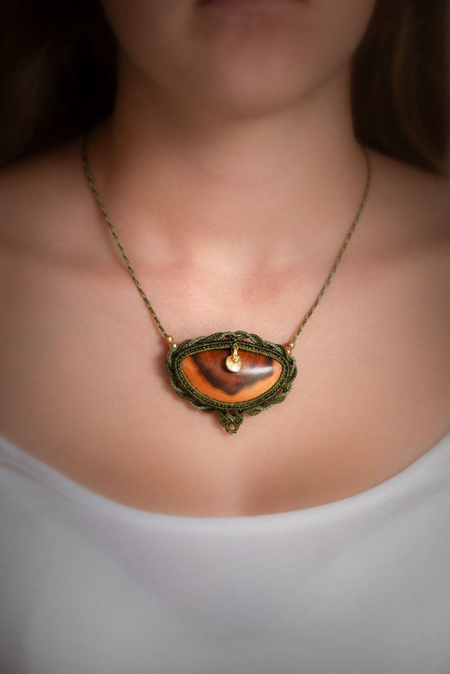Solanéa - Talisman bois d'abricotier