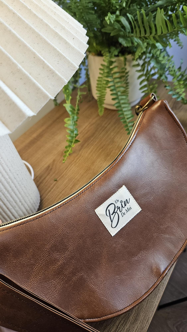 Sac demi-lune en simili cuir marron