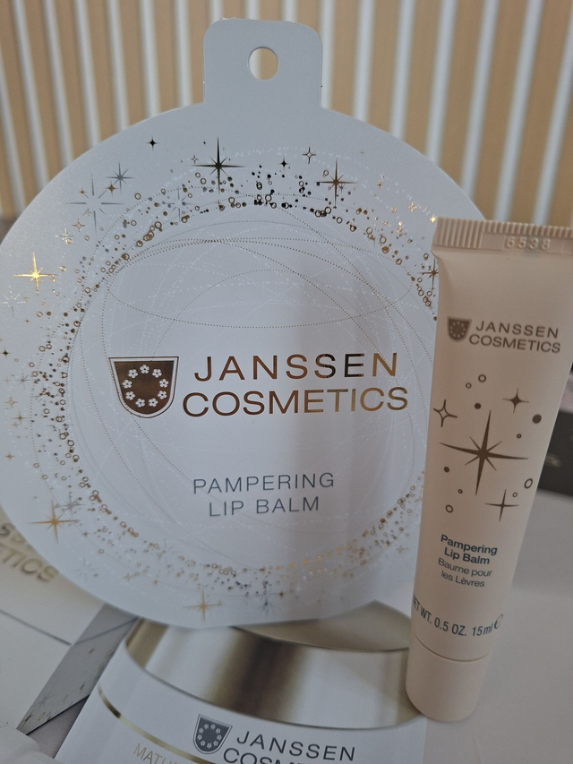 Pampering Lip Balm im GRATIS Deko Anhänger