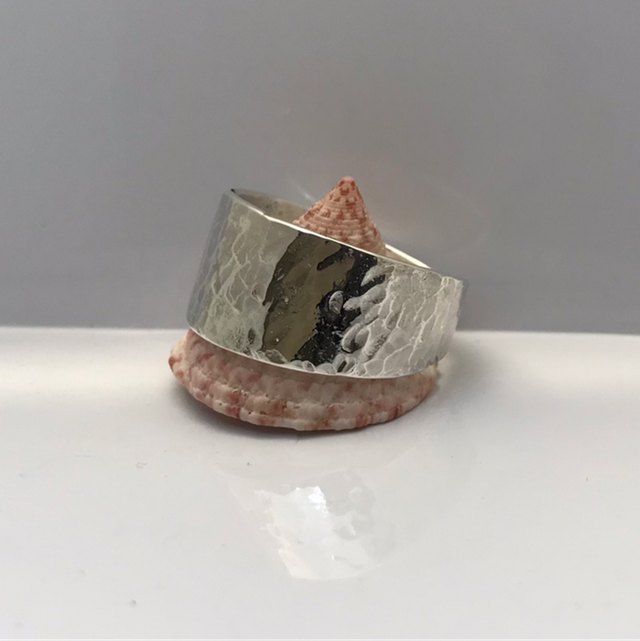 Bague martelée Largeur 12mm Taille 68