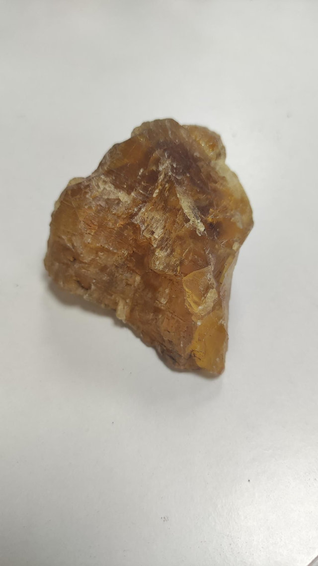 Bloc de fluorite miel 