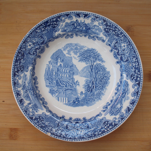 Petrus Regout | Soepbord Diep bord (diameter 23,0 cm | hoogte 3,5 cm) ‘Castillo’ motief in blauwe kleur | Vintage - kleine onvolkomenheid