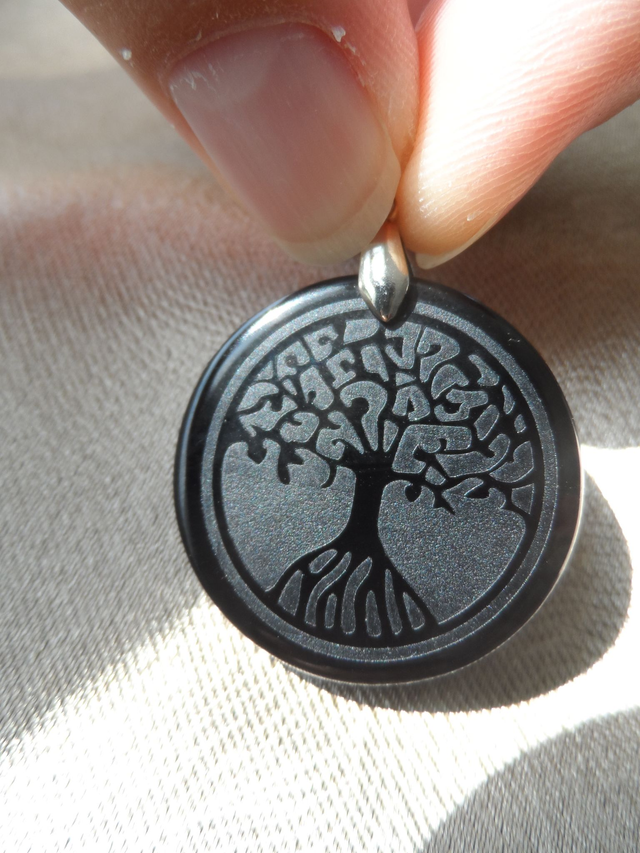 Pendentif Arbre de Vie en Tourmaline Noire