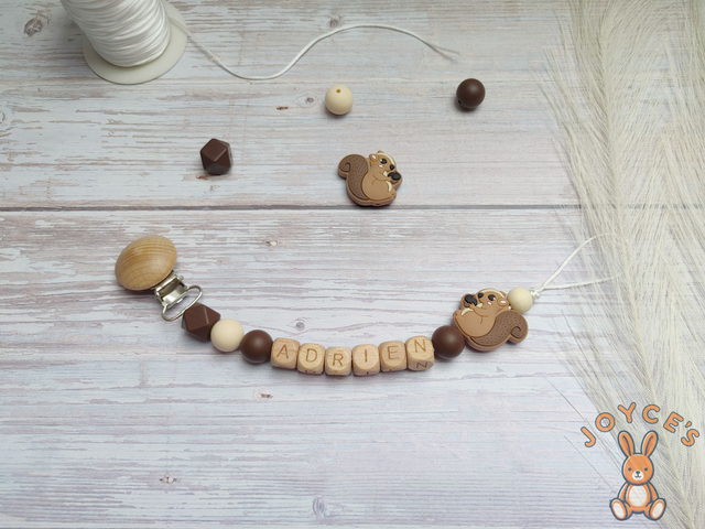 Attache tétine personnalisé Ecureuil - Modèle Adrien - prénom 6 lettres max 