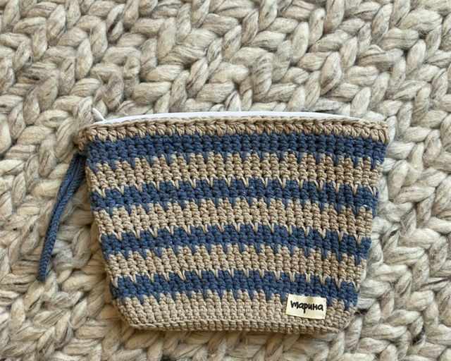 Toiletry bag blue and cream