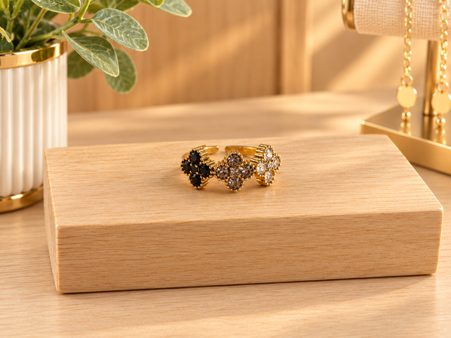 Bague fleurs noir gris blanc