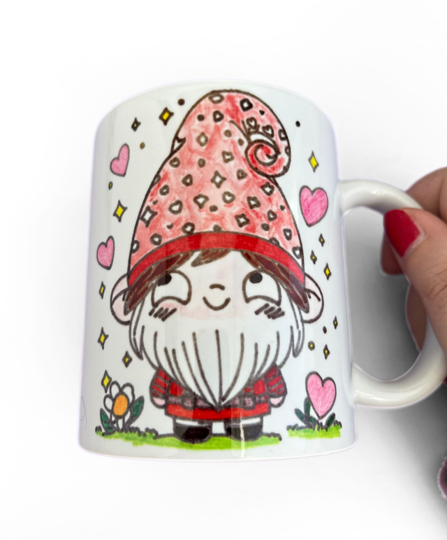Tazza in Ceramica con Disegno Gnomo Innamorato - Idea Regalo San Valentino - Adatta per Microonde e Lavastoviglie