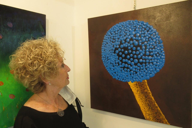 Piastrella "Aspergillus al Microscopio"