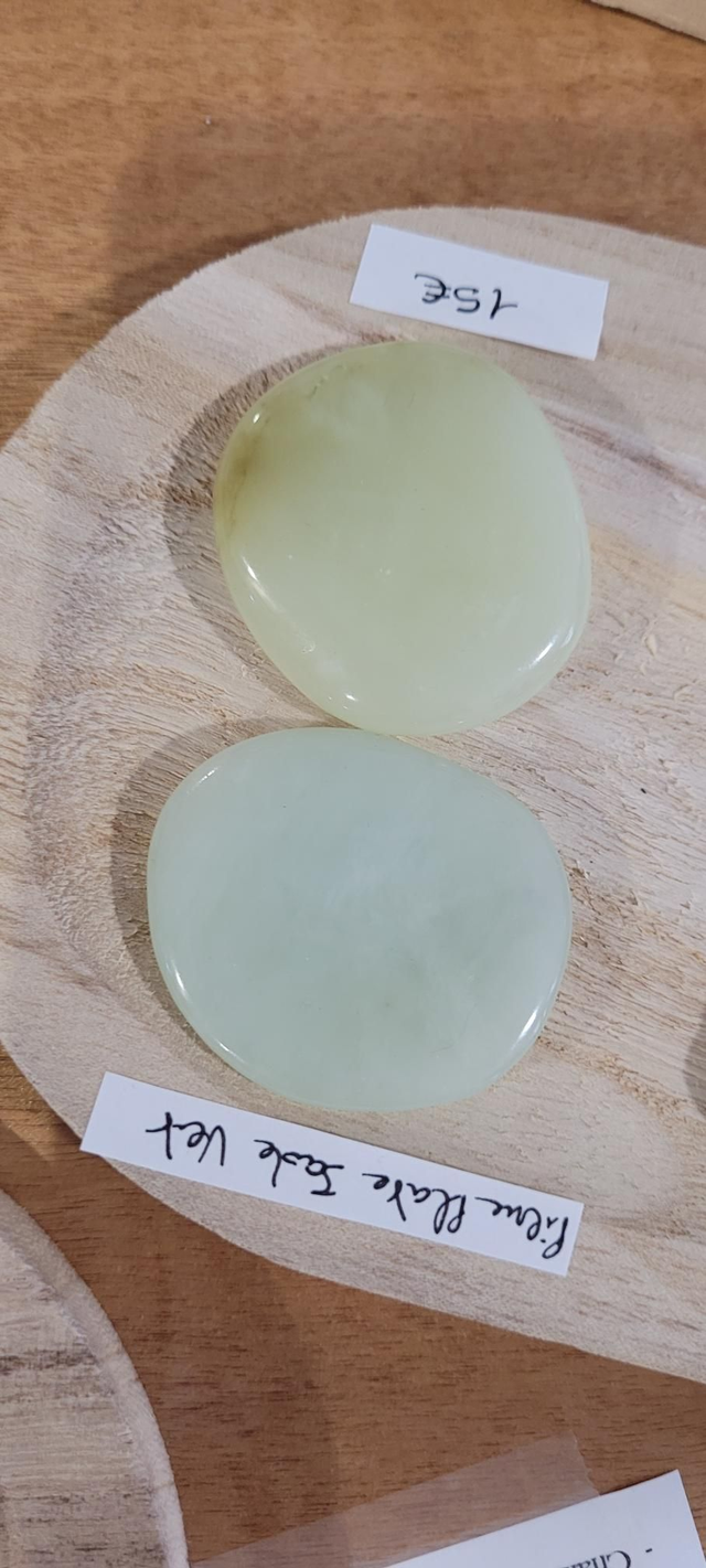 Jade verte pierre plate