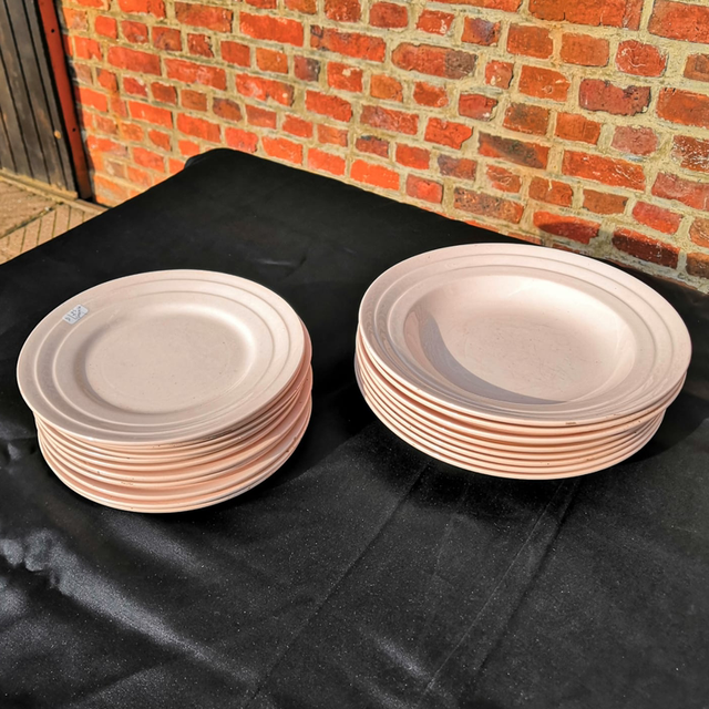 Assiettes roses