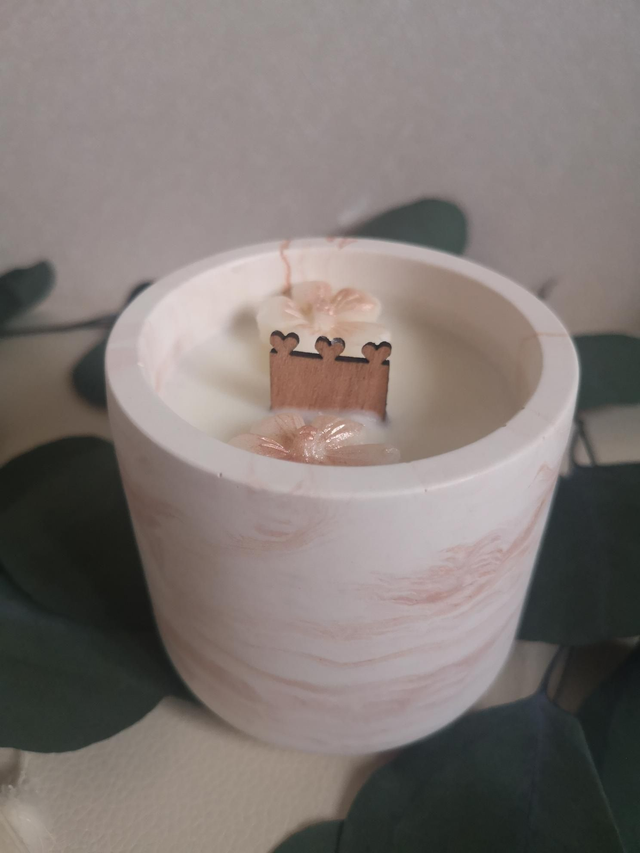 Bougie "douceur nacré " senteur fleur de coton 