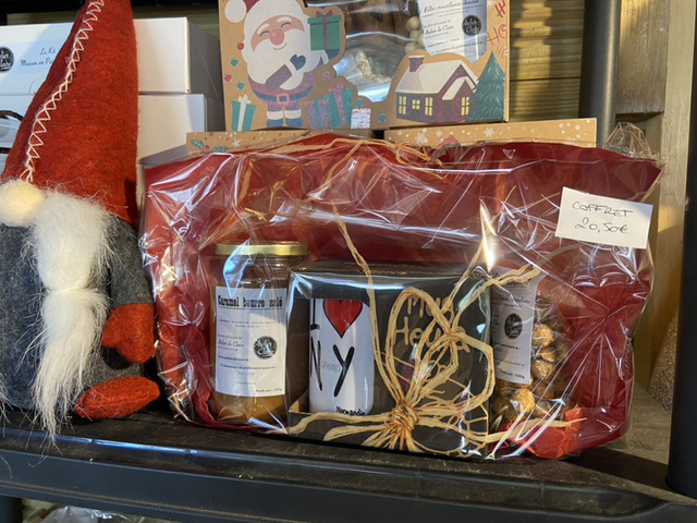 Coffret mug + caramel + noisettes caramélisées