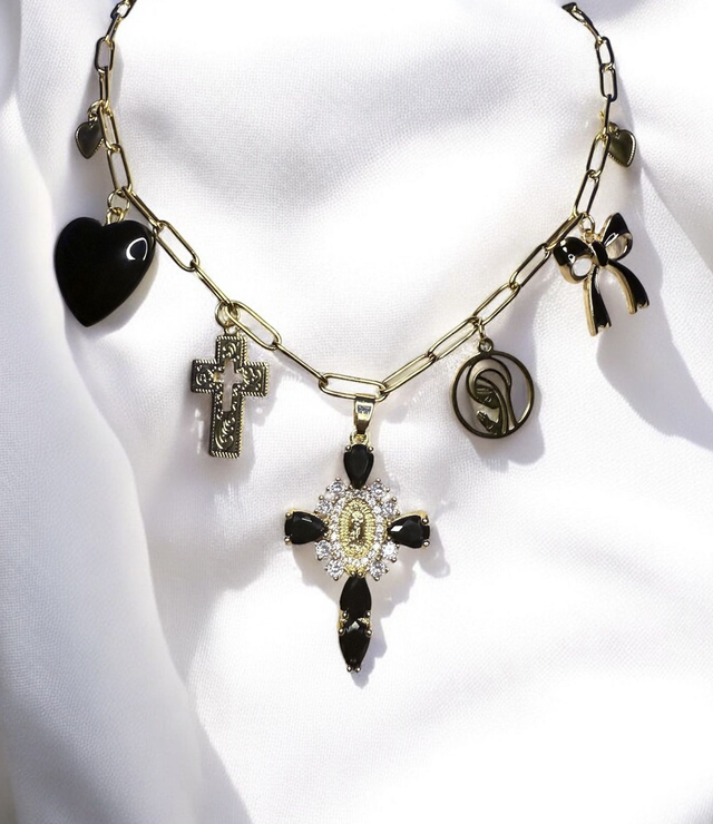 Collier C U S H
