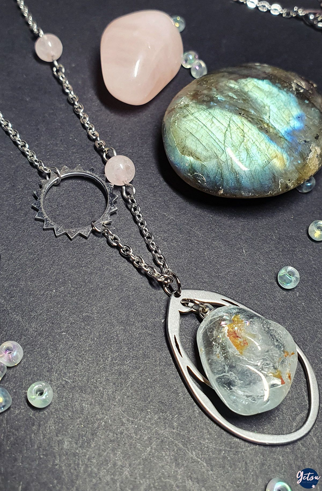 Collier topaze bleue, perles de quartz rose et acier inox