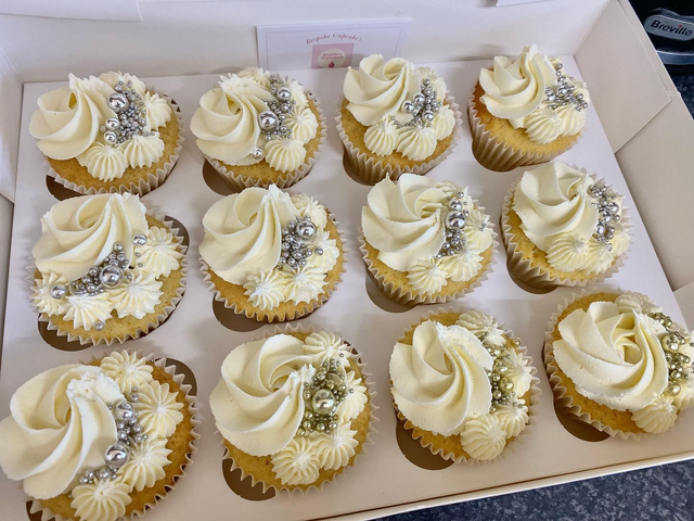 Luxury Themed Cupcakes 