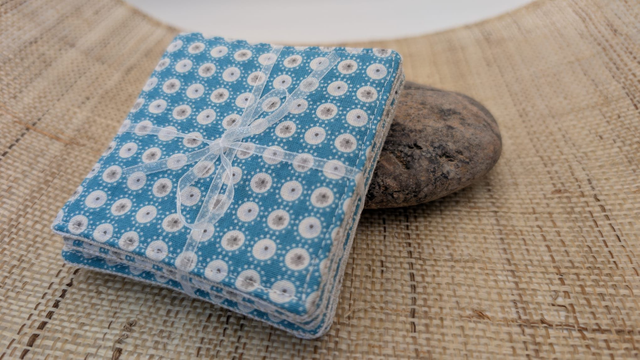 Sous-verres / sous-mugs réversibles en tissu - Turquoise/lin rayé blanc - Format carré - Le lot de 6