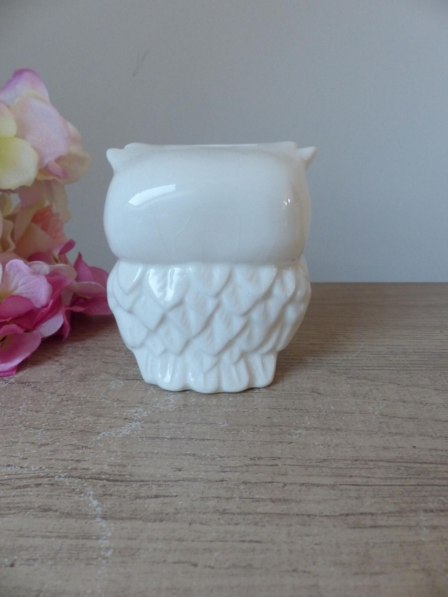 Tirelire hibou en céramique blanche et jaune – Tirelire vintage pour enfant ou décoration intérieure, symbole de chance et d’épargne