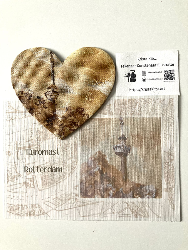 Mini schilderij Euromast Rotterdam hartvormig op magneet canvas met ansichtkaart 