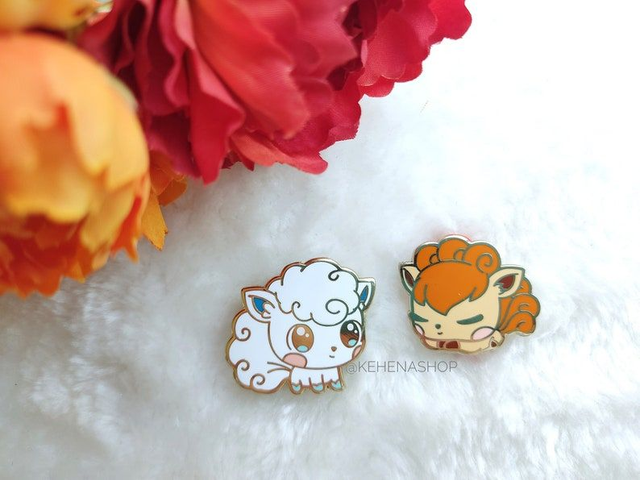 Vulpix &amp; Vulpix Alola Hard Enamel Pin