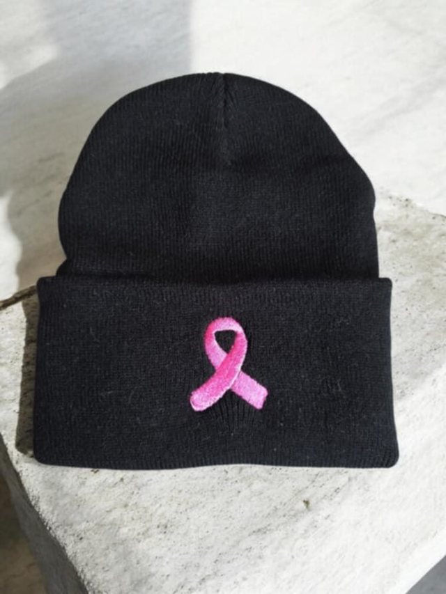 Bonnet Noir Ruban Rose — Soutien Octobre Rose &amp; Lutte Contre le Cancer du Sein