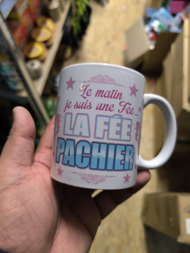 MUG LE MATIN JE SUIS LA FEE PAS CHIER
