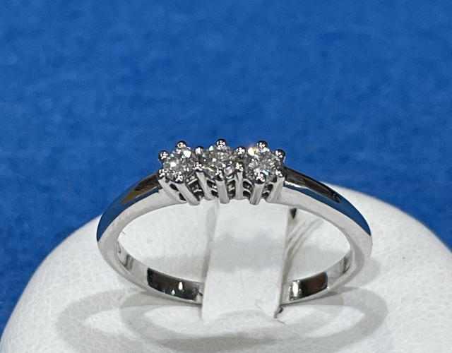 ANELLO DIAMANTI TRILOGY 0,21 Ct. 