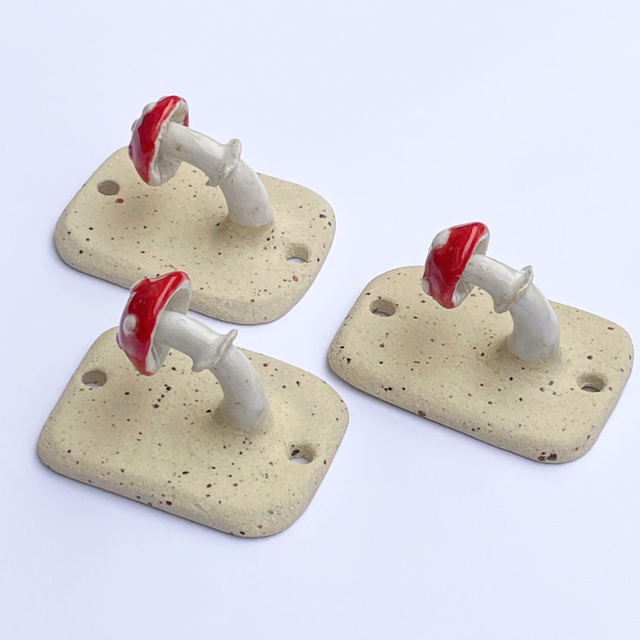 Toadstool hook, single