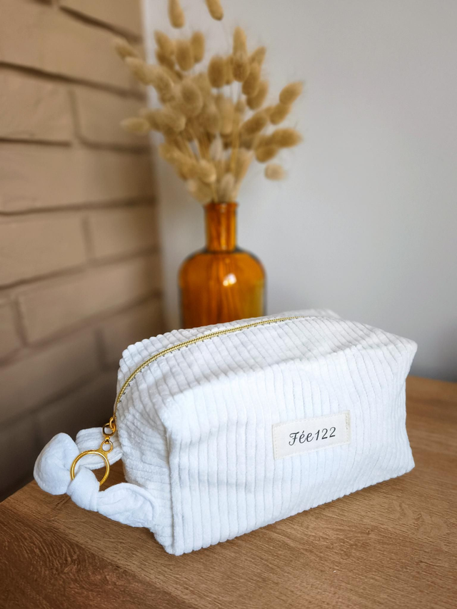 Trousse de toilette en velours côtelé