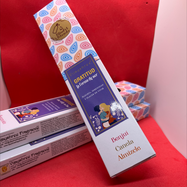 Une boîte d’encens gratitude