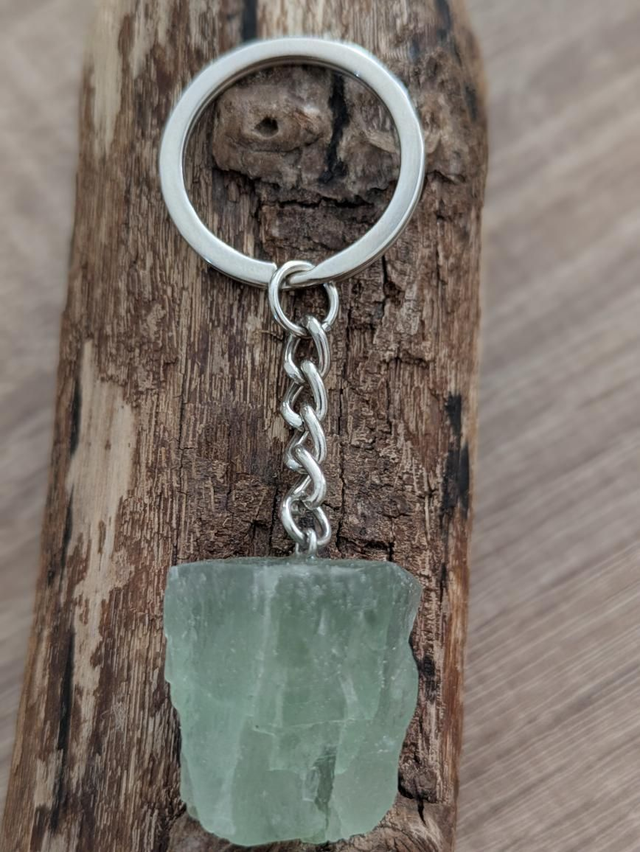 Fluorite verte porte-clé pierre brute 