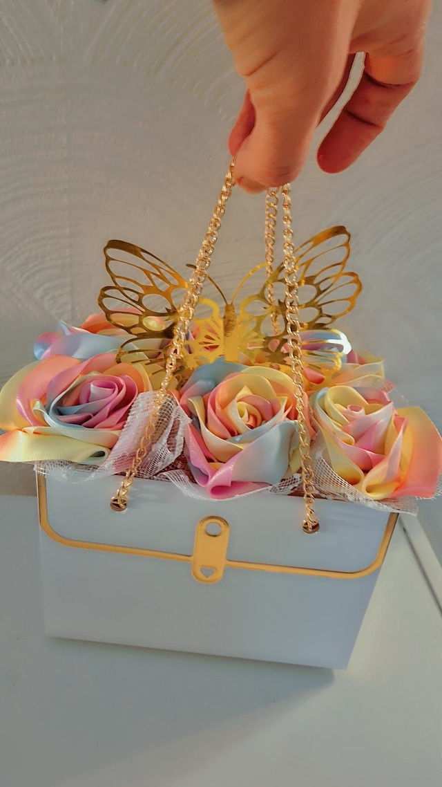 Rainbow Roses Giftbag