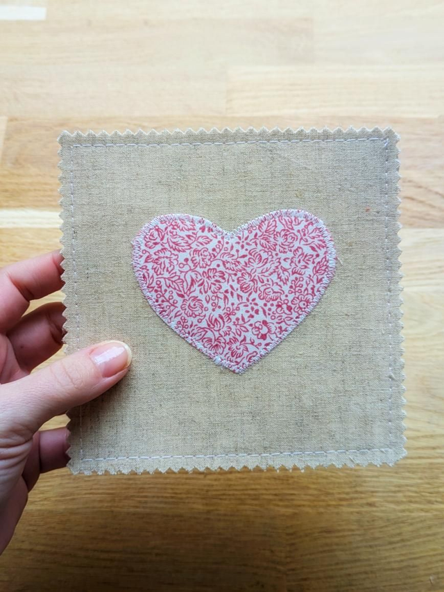 Carte de vœux tissus/papiers et chevalet bois - Carré lin et cœur