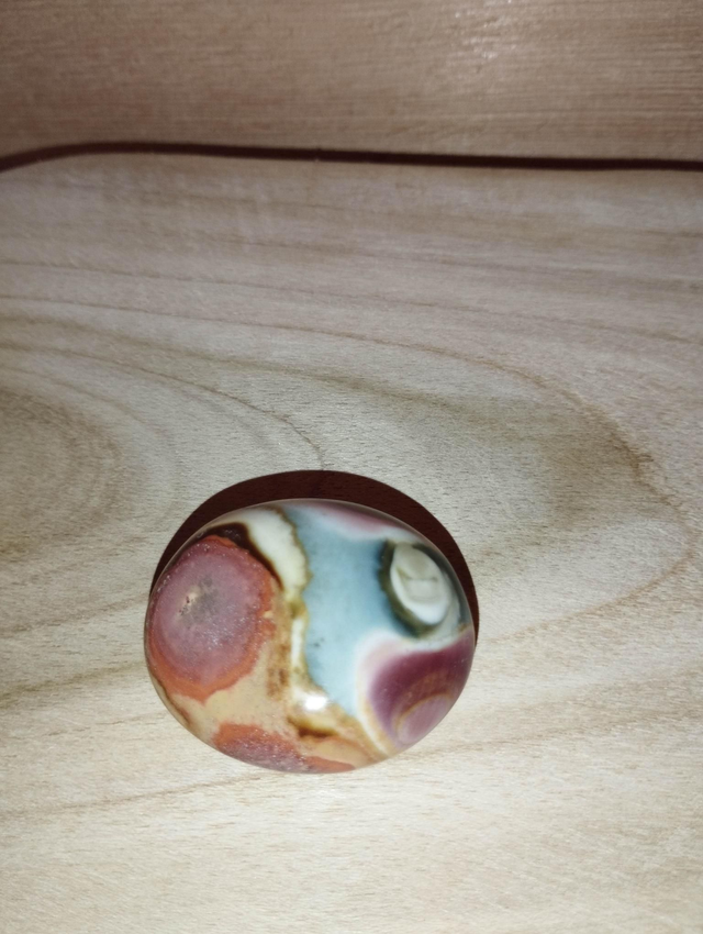 Jaspe polychrome en galet 